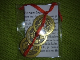 Hiina õnnemündid - amuletid - 3 münti paelaga kokkusõlmitud - UUS KAUP*