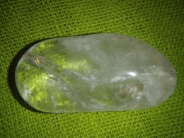 Mäekristall - lihvitud suletistega kristall