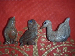Steatiit - nikerdatud linnud - pelikan, luik ja pingviin