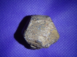 Granaat - lihvimata kristall