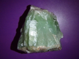 Kaltsiit - smaragdroheline kaltsiit