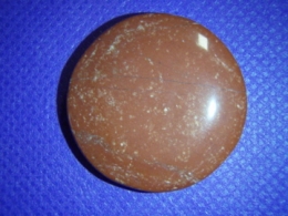 Jaspis - punane jaspis - lihvitud ümar kivi