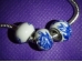 Klaashelmes Pandora käevõrule - valge-sinine