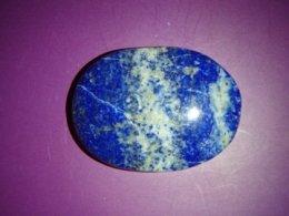 Lasuriit (Lapis Lazuli) - lihvitud ovaalne kivi