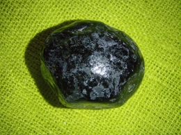 Obsidiaan - Apatši pisar - suur töötlemata kristall
