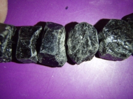 Turmaliin - must turmaliin - auguga kristallid - LÕPUMÜÜK