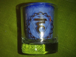 Tšakra-lõhnaküünal klaasis - 5. tšakra 